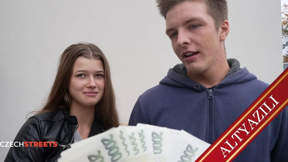 Sevgilisi Tarafından Aldatılan Sürtük Üvey Kardeşine Yamanıp Deli Gibi Siktiriyor